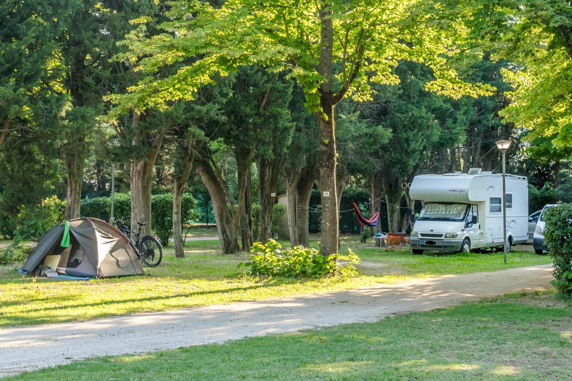 Camping Les Avignon - La Laune Villeneuve-les-Avignon Luaran gambar
