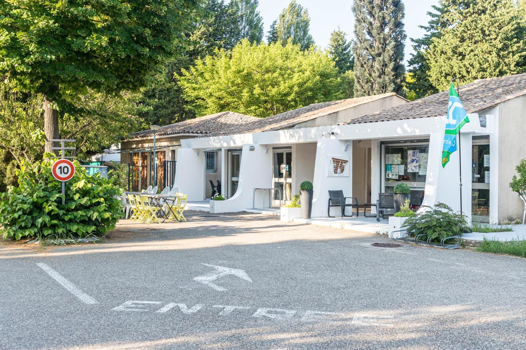 Camping Les Avignon - La Laune Villeneuve-les-Avignon Luaran gambar