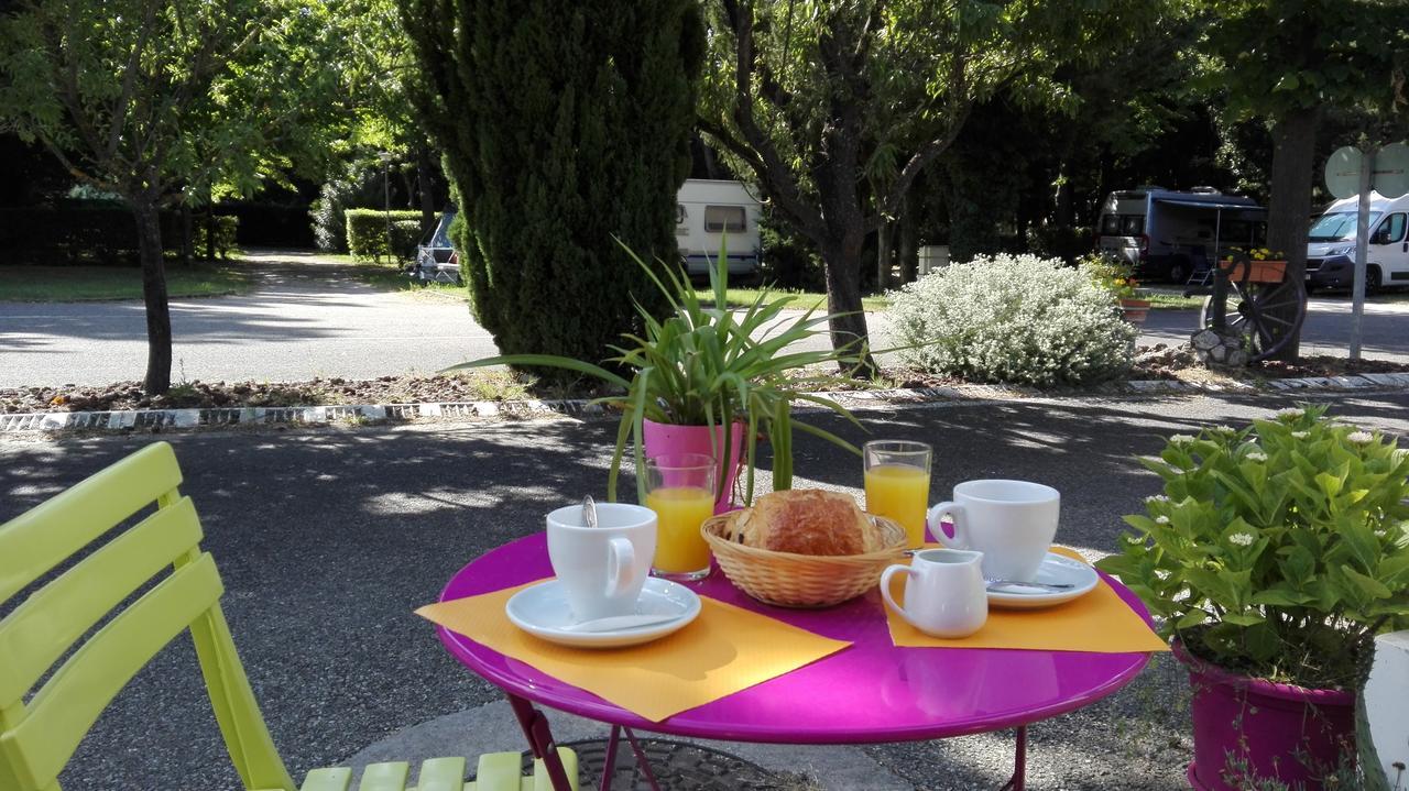 Camping Les Avignon - La Laune Villeneuve-les-Avignon Luaran gambar